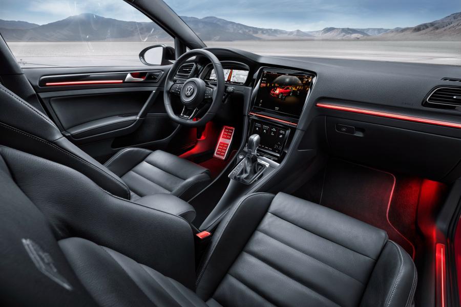  Volkswagen Golf R Touch Concept 2015 года  (фото 6 из 20)